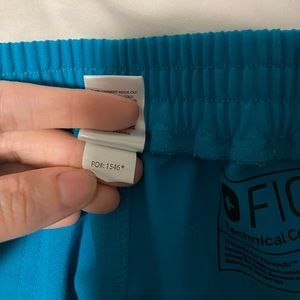 Figs teal large yolas